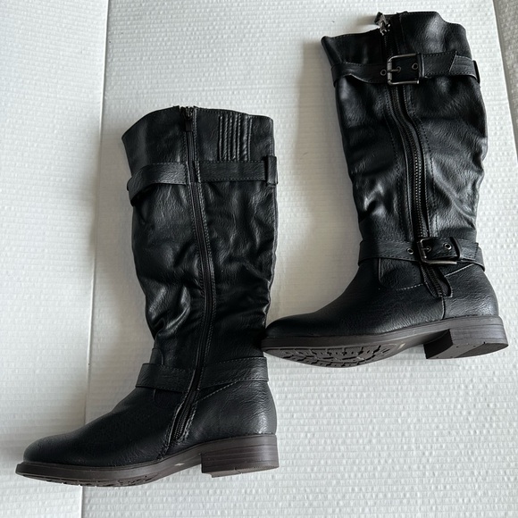 Womens black boots